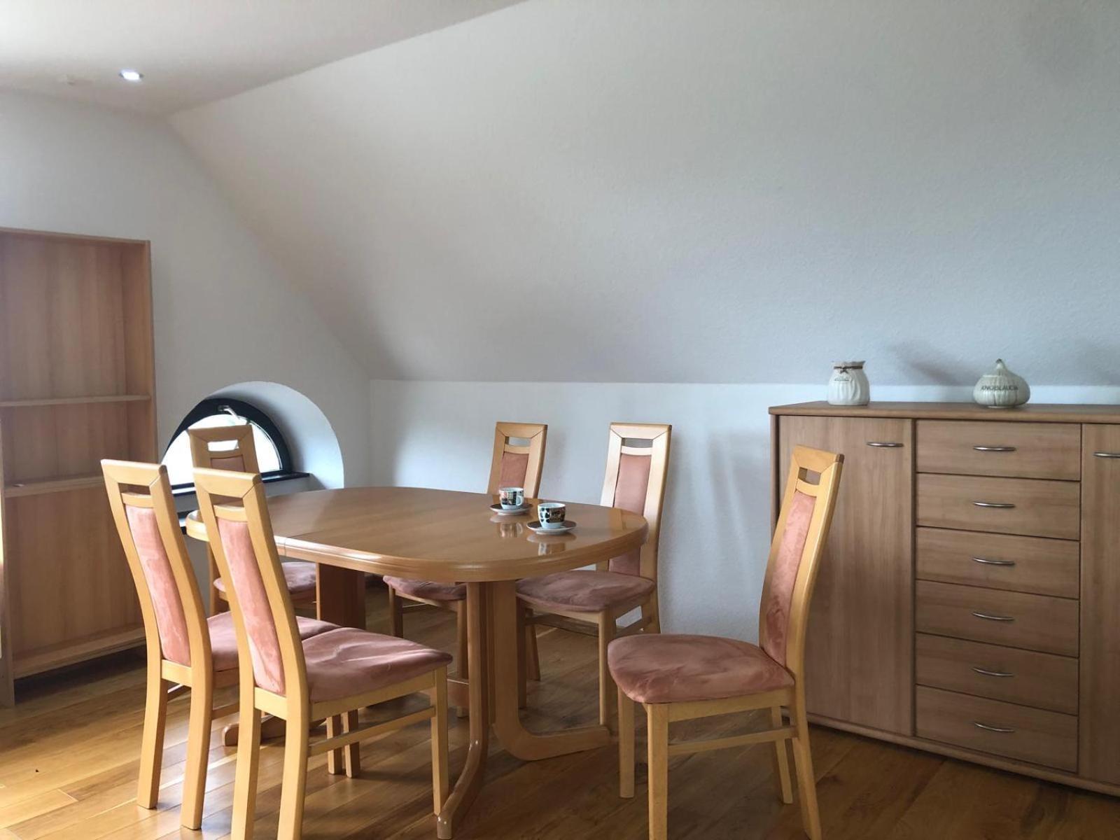 Neu Renovierte In Alter Schule Apartment *